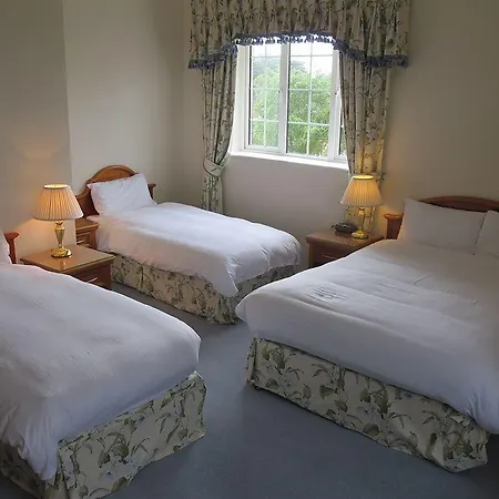 Old Weir Гостьовий будинок