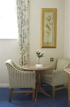 Old Weir 4*