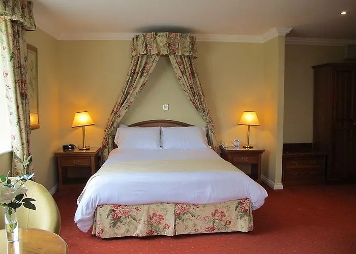 بيت ضيافة Old Weir