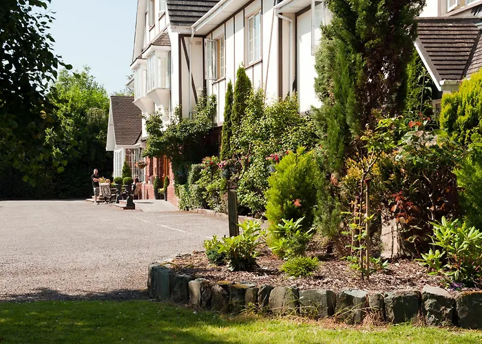 بيت ضيافة Old Weir